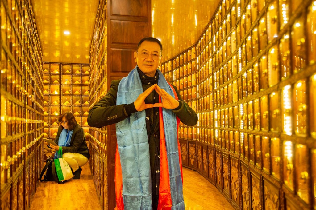 蓝琉璃藏医药文化博物馆内设5万个蓝琉璃时空仓。
