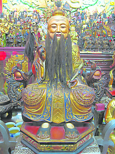 东王公又称木公，原为中国古代神话中的男神，后经道教增饰奉为男仙领袖。