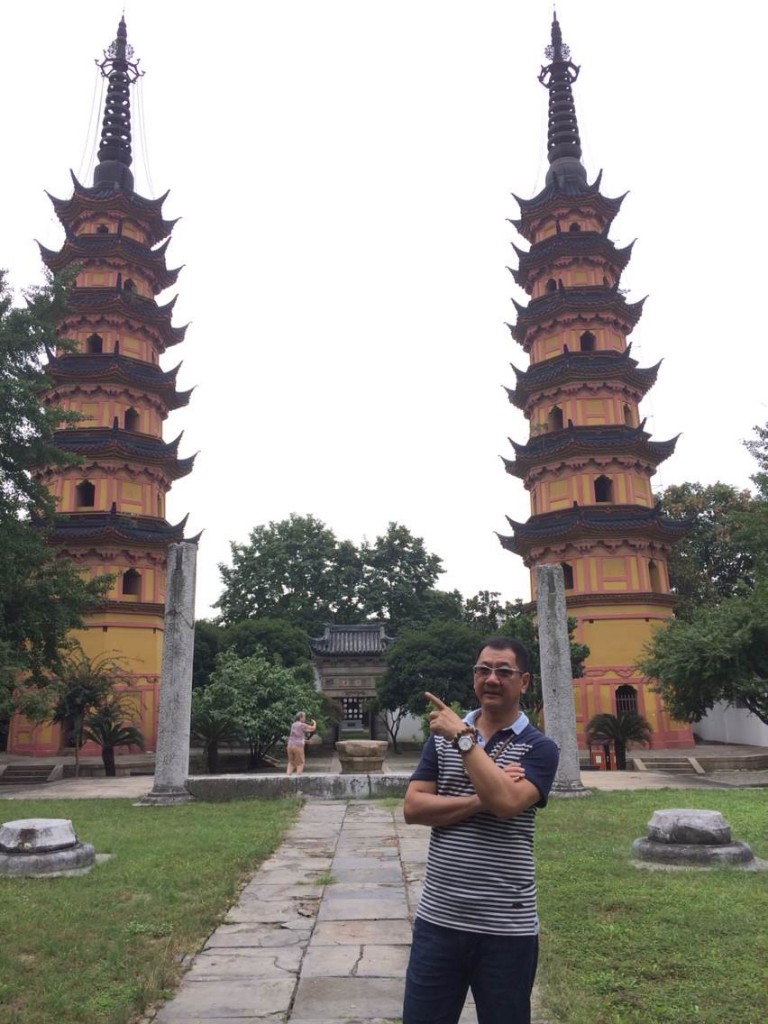 苏州双塔又称罗汉院双塔,是一处始建于宋代的古塔建筑。
