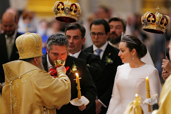 乔治·米哈伊洛维奇·罗曼诺夫大公和贝塔里尼在东正教的祝福下完成婚礼。