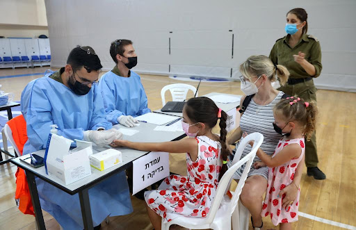 以色列22日开始为3岁至12岁儿童做新冠血清抗体检测，以了解未接种疫苗但对新冠病毒已有免疫力的孩子情况。