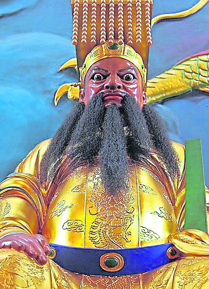 阎罗王是六道中地狱的鬼神,职责是统领地狱,审判人的生前行为并给予相应的惩罚。