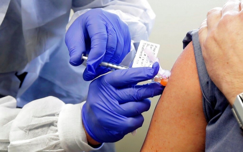 接种疫苗是当前新冠肺炎疫情防控工作的一项重要举措。