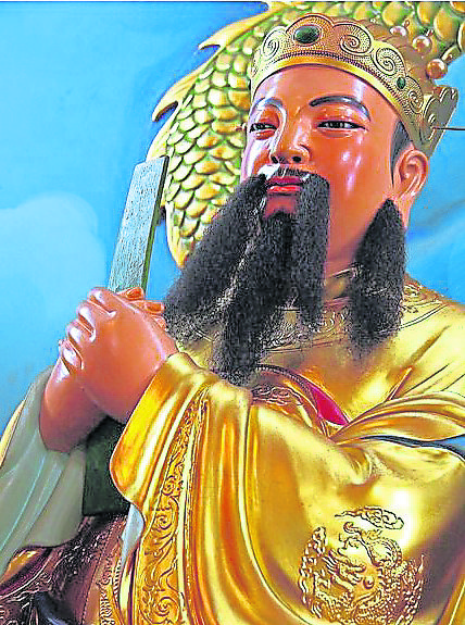 宋帝王处幽冥第三殿,掌司黑绳大地狱。农历二月初八是三殿宋帝王神诞,且是发愿忏悔的好日子。