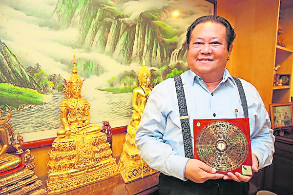 谭大师透露今年正月初四是开工旺日,老板在早上7至9时、9时至11时开张最有旺气。