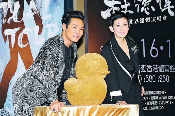 与旧爱吴君如再见亦是朋友,办演唱会女方更现身祝贺。