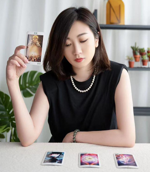 Emma老师 最强读心术 ·心理咨询师,因为被光照耀过,所以想成为你的光,教会你如何与内心和解。