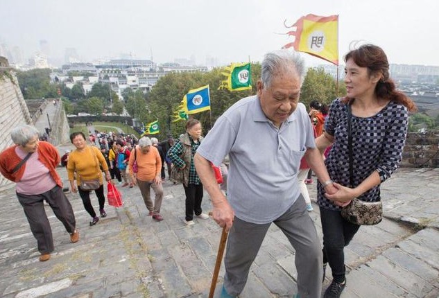重阳最重要的节日活动之一,即是登高,故重阳节又叫 “登高节”。