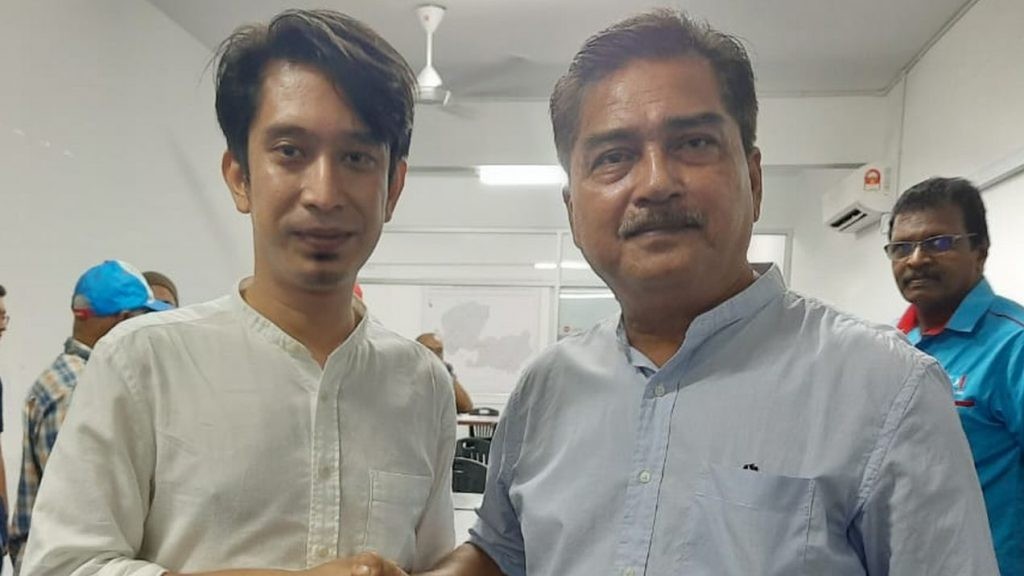 公正党马六甲汉都亚再也候选人阿当阿里(左)是本届大选最穷候选人,银行存款不到2,000令吉。
