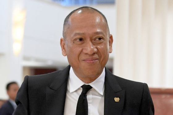 前巫统最高理事成员拿督斯里纳兹里反驳前首相敦马哈迪对于现任首相拿督斯里安华领导能力的质疑,指安华具备解救我国经济危机的能力。