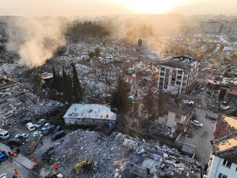 7.8强震重创土耳其与叙利亚 两国已逾2万人死亡