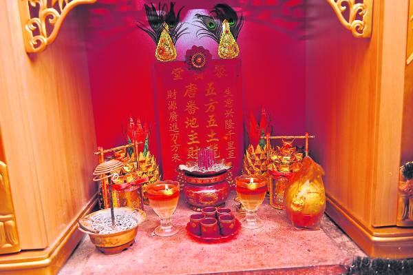 廖美然分享,因今年2023是闰双二月,可在立春(2月4日)当天拜土地公,并可准备4项供品祭拜就可改变人生磁场发大财。