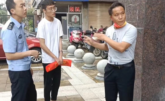 长大后的梅志强因为儿时残存的记忆,怀疑自己不是父母亲生的,便将自己的身分信息丢上网路,很快被警方联系比对DNA,也因此联系上了寻子25年的梅家。