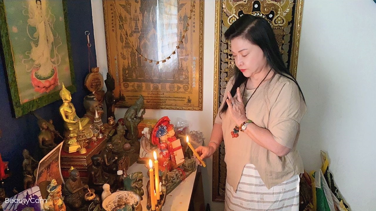Landy的婚姻因自己的闺蜜介入,差点离婚,还好师太及时为其丈夫斩断烂桃花,才能挽救。