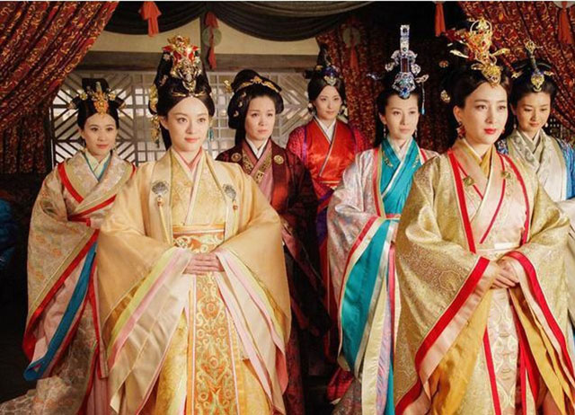 古代男人娶那么多女人，每个女人生的儿子在家里的地位都是不相同的称呼。
