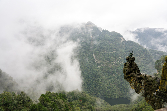 龙头香又名龙首石,与玄武大帝和真武大帝渊源颇深,富有浓厚的中国神话色彩。