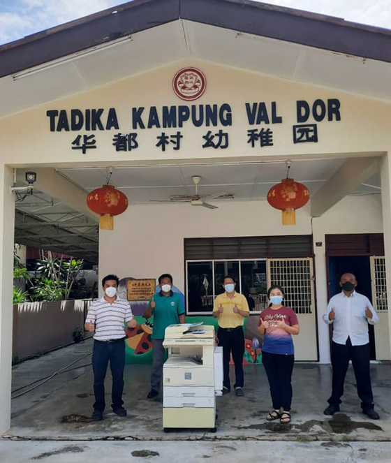 每个人都会有爱心,当成功达到一定程度都会想回馈社会。