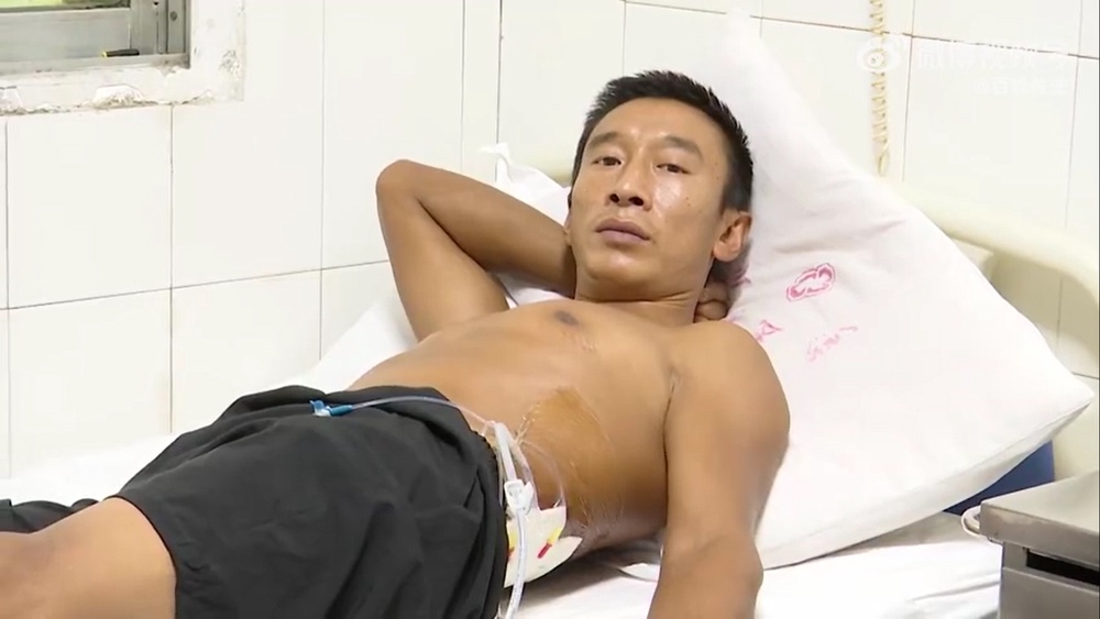 伤者刘师傅认为自己平日算乐于助人,从未想过自己会被雷击。