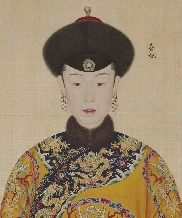 金氏的家族对清朝贡献很大,很受朝廷重视,高丽也凭借自己出色的样貌和才能吸引到了乾隆注意,接连为乾隆诞下了四个儿子。