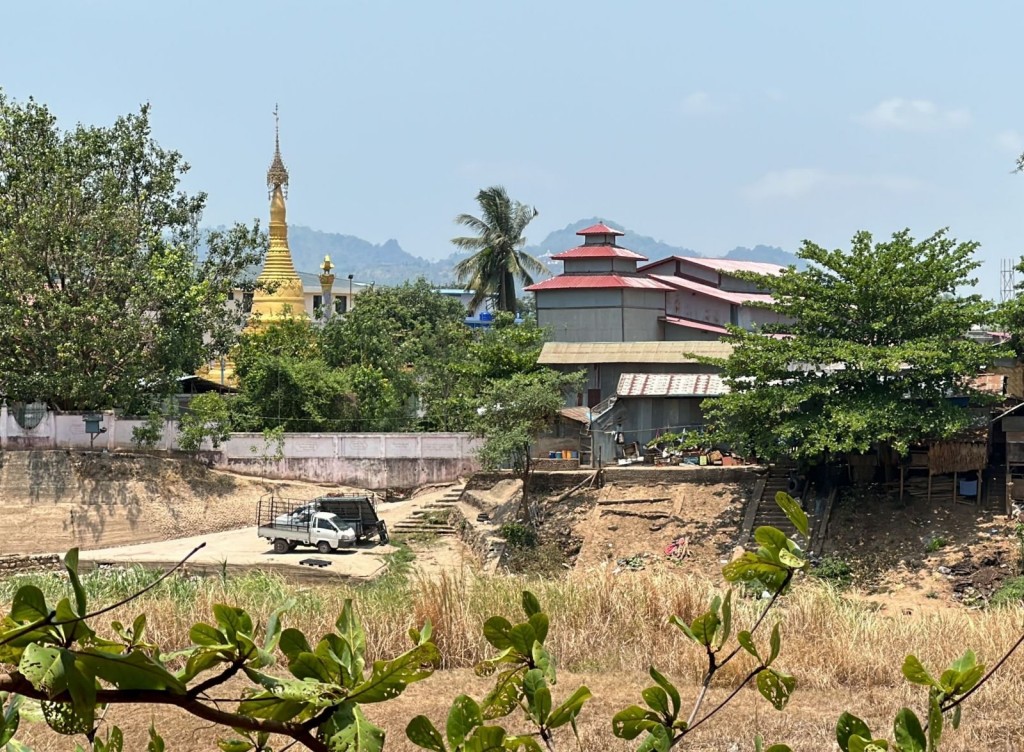 缅甸苗瓦迪（图）约有40多个诈骗园区。