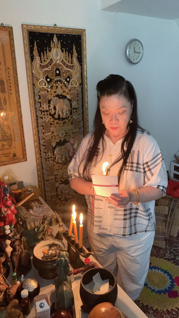 妙婵师太表示,时运低的人比较容易被鬼怪缠身。