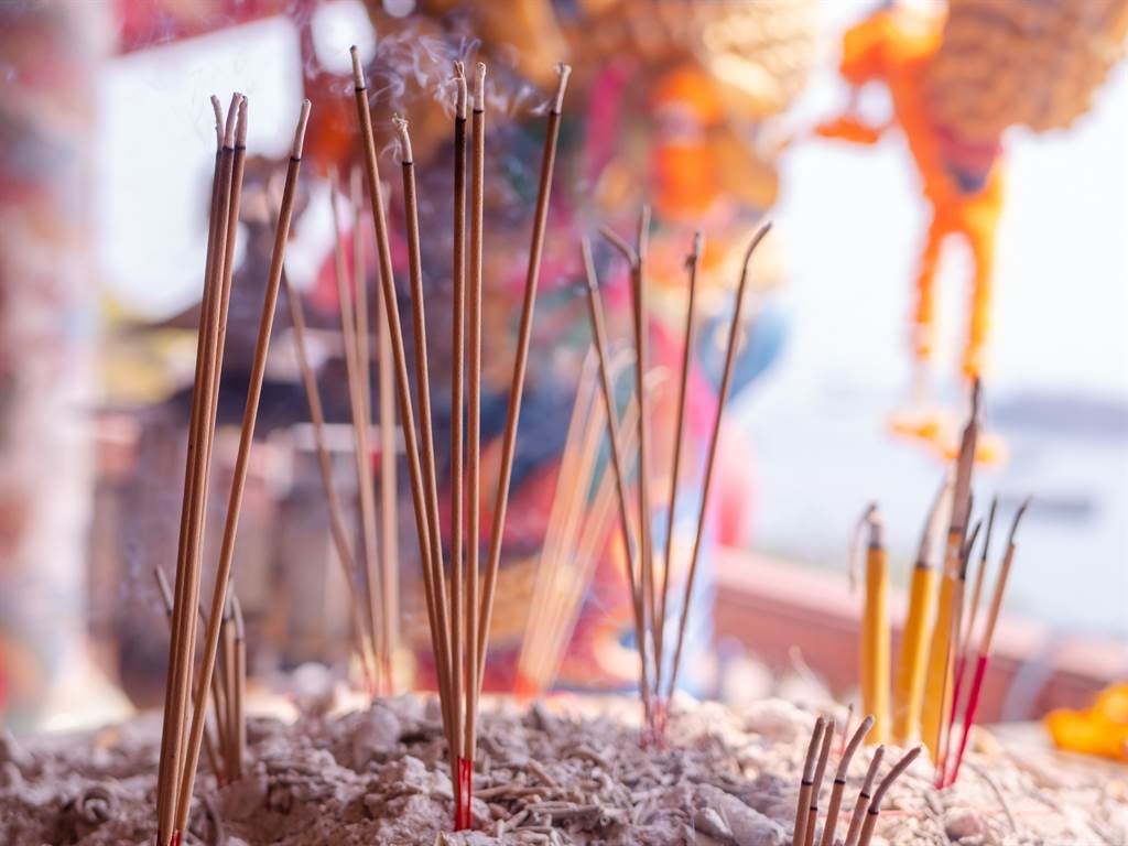 龙抬头节,适合到庙宇祈福,当天不可说“关门”,否则会带衰。
