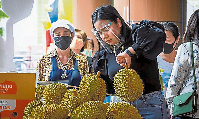 榴梿季节时，街上常见到榴梿贩商。（注：图片与本文内容无关）