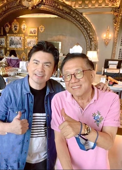 与颜老板情同父子的郑国亮。 