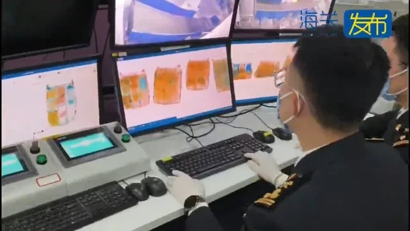 行李箱藏逾300旧LV袋 2