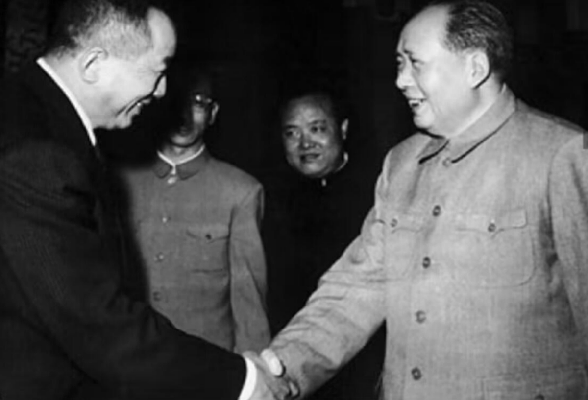 西萨旺·瓦达纳1963年在中国与国家主席毛泽东会面。