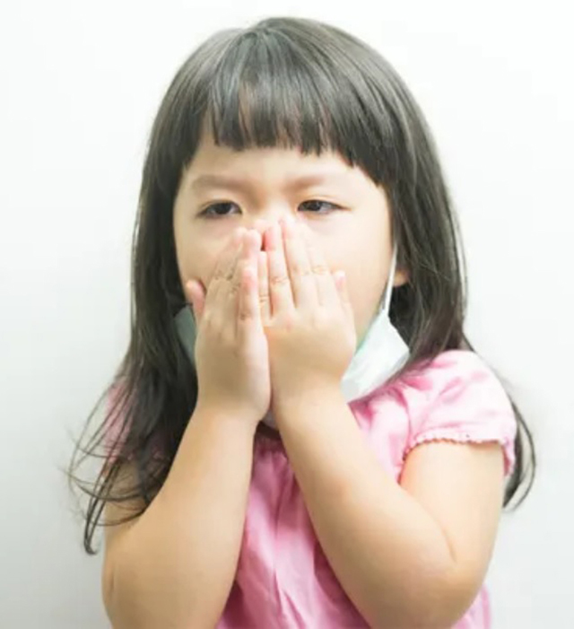 小孩和老人咳嗽长期咳嗽，就要赶快提高警觉，以免耽误治疗。