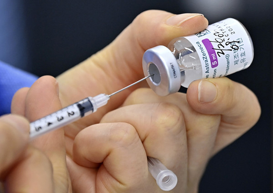 英国一名男子接种AZ疫苗后被判定永久性脑损伤。