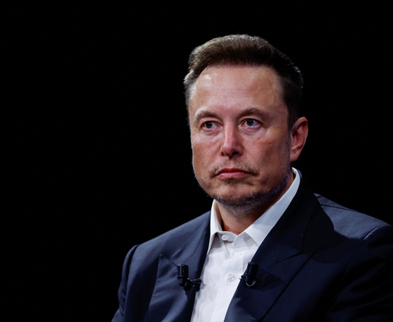 SpaceX首席执行官马斯克表示,地磁暴的爆发让“星链”卫星面临着很大压力,卫星网络服务因而出现衰减。