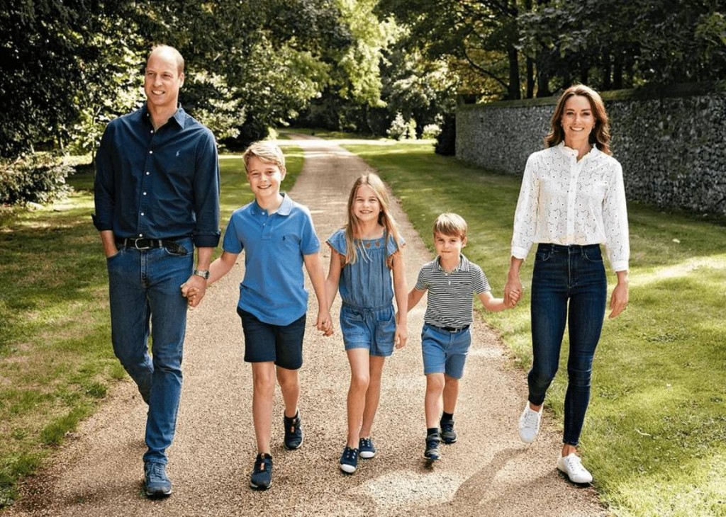 威廉王子与凯特王妃婚后育有3个孩子，分别是乔治王子、夏洛特公主、路易小王子。