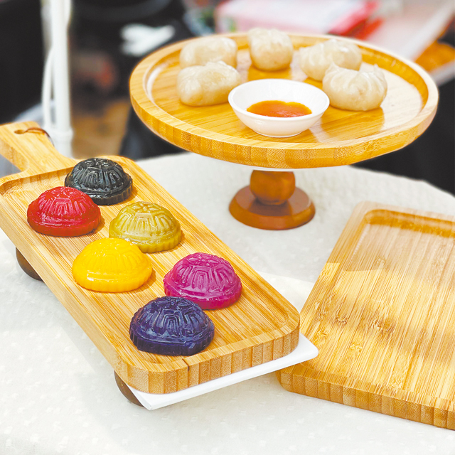 米粿KuihMe,主要销售产品包括:红龟粿、红桃粿、小松糕、沙葛菜粿、潮州光锵等等。